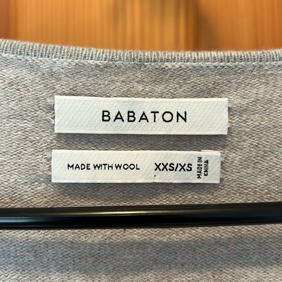 Aritzia Babaton Baylor Wool V-Neck Long Sleeve Grey Sweater Size XXS/XS - Picture 6 of 7
